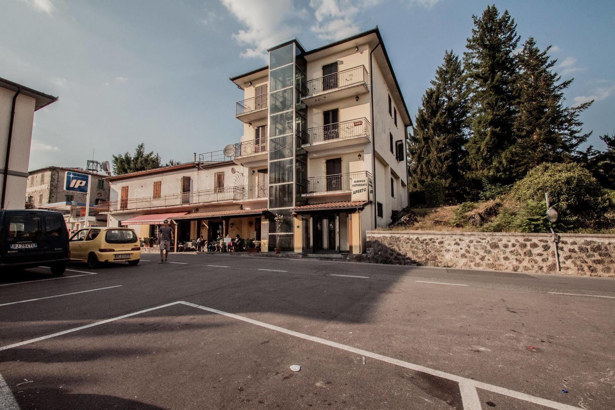 Hotel Ristorante Bertolini Piazza al Serchio المظهر الخارجي الصورة